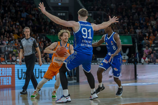 在密集赛程 在密集赛程