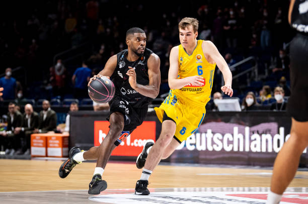 曼城防线调 曼城防线调